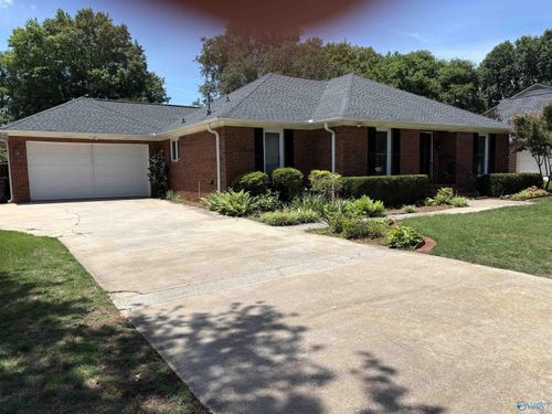 130 Mountain View Ln, Madison, AL, 35758-8385 | Card Image