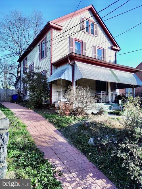 8 N Virginia Ave, BRUNSWICK, MD, 21716-1118 | Card Image