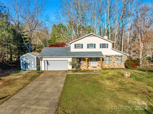 66 Beechwood Dr, Horse Shoe, NC, 28742-9706 | Card Image