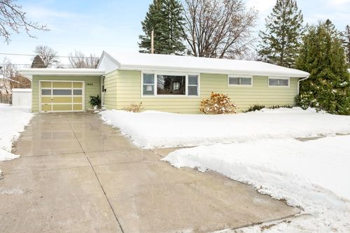 1904 4th St S, Moorhead, MN, 56560-4129 | Card Image