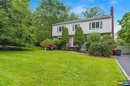 111 Hillsdale Ave, Hillsdale, NJ, 07642-2336 | Card Image