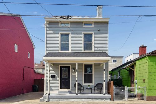 209 E 8th St, Newport, KY, 41071-1909 | Card Image