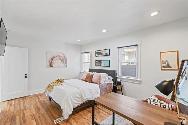 1870 E 3900 S, House other with 4 bedrooms, 3 bathrooms and 2 parking in Holladay UT | Image 17