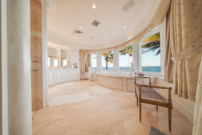 1280 S Ocean Boulevard, House other with 9 bedrooms, 17 bathrooms and null parking in Manalapan FL | Image 77