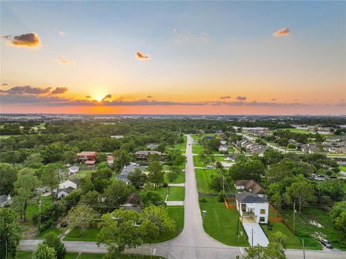 230 Bayshore Dr, La Porte, TX, 77571 | Card Image