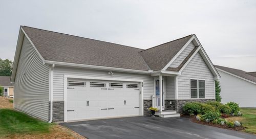 19-19 Monarch Way, Kingston, NH, 03848-3270 | Card Image