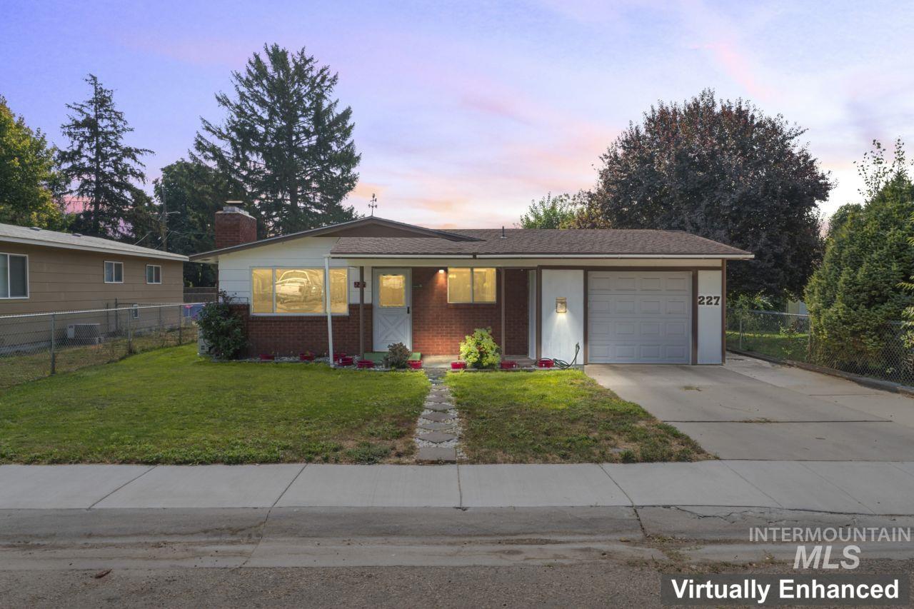 Blaine Ave, Nampa, ID 83651