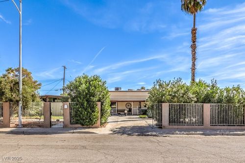 3236 Sundown Drive, Las Vegas, NV, 89169 | Card Image