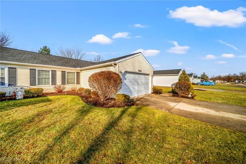 6780 Farmingdale Ln, Mentor, OH, 44060-3990 | Card Image