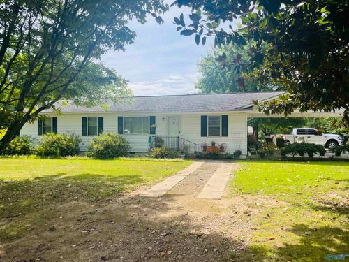 2140 Lookout St, Sand Rock, AL, 35983-4364 | Card Image