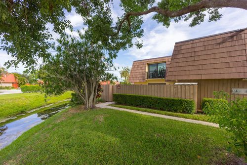 818 8th Ct, Palm Beach Gardens, FL, 33410-5108 | Card Image