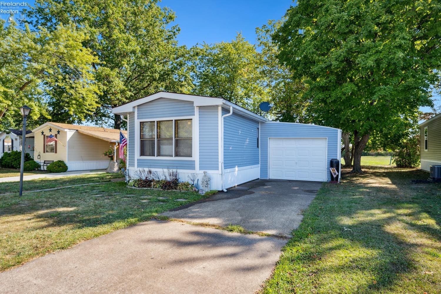 Morningside Dr, Port Clinton, OH 43452