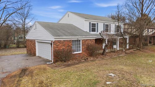 5634 Stratford Dr, West Bloomfield, MI, 48322-1541 | Card Image