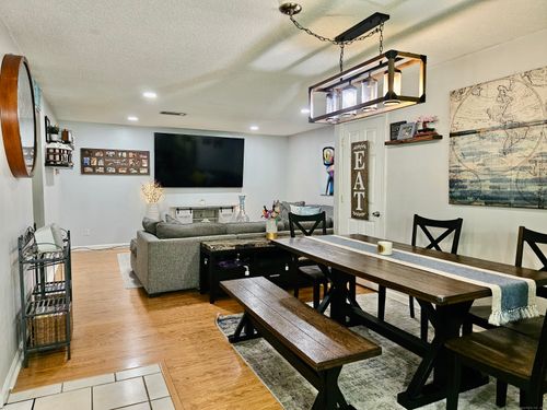 apt-3a-140 Thompson St, East Haven, CT, 06513-1957 | Card Image