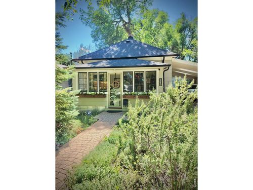 837 Gay St, Longmont, CO, 80501-4428 | Card Image