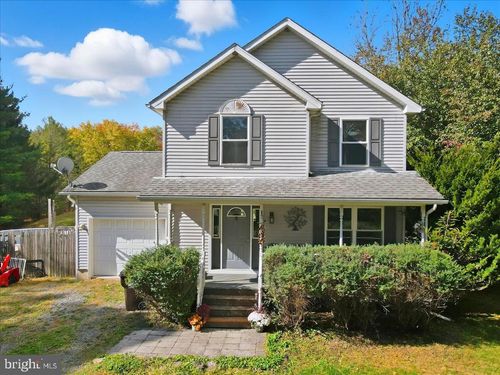 117 Summit Dr, Stroudsburg, PA, 18360-6756 | Card Image