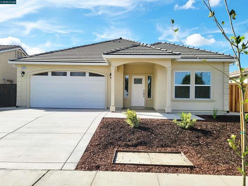 2222 Armus St, Woodland, CA, 95776-5417 | Card Image