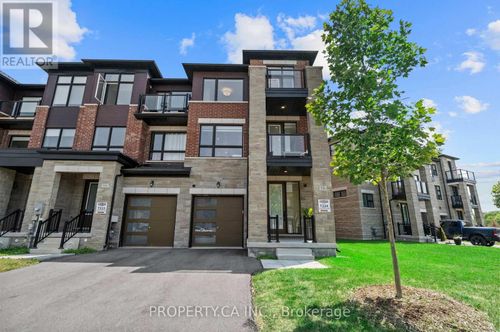 556 New England Crt, Newmarket, ON, L3X0M5 | Card Image