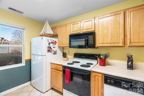 101 Carlyle Way, Asheville, NC, 28803-1232 | Card Image