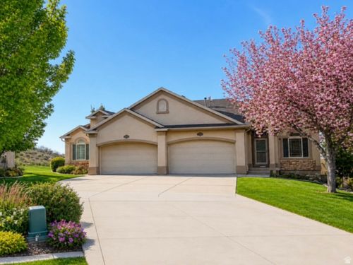 209 Edgewood Cir, North Salt Lake, UT, 84054-2658 | Card Image