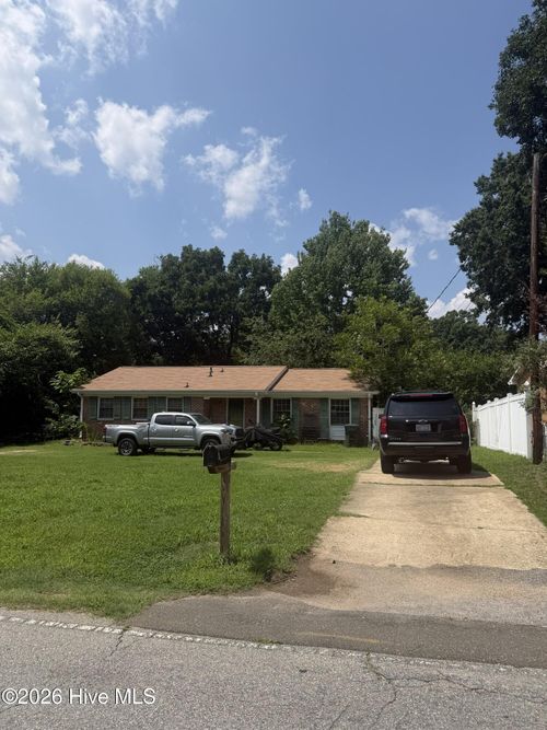 1421 Saint Albans Drive, Raleigh, NC, 27609 | Card Image