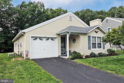 12 Cottonwood Dr, BARNEGAT, NJ, 08005-3136 | Card Image