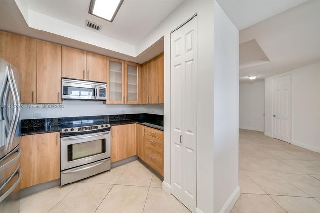 APT-305 - 2633 Ne 14 Th Ave, Condo with 2 bedrooms, 2 bathrooms and null parking in Wilton Manors FL | Image 6