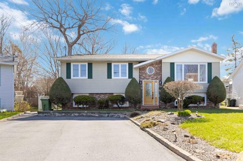 41 Noria Cres, Middle Sackville, NS, B4E2L8 | Card Image