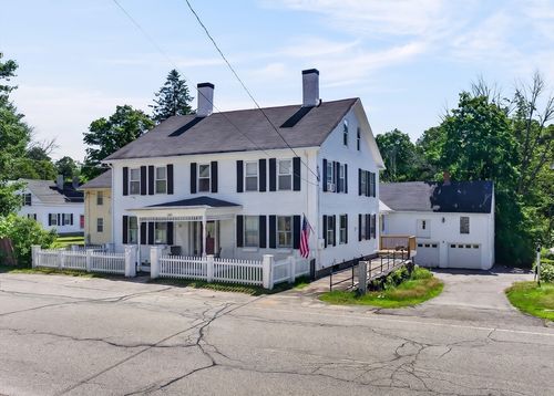 105 South St, Barre, MA, 01005-8893 | Card Image