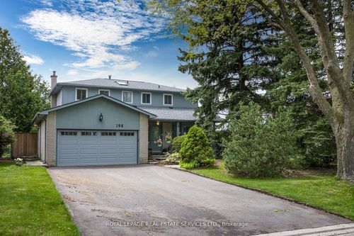 198 Romfield Circt, Thornhill, ON, L3T3J1 | Card Image
