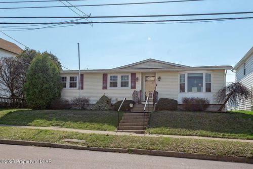 319 E Grand St, Nanticoke, PA, 18634-2924 | Card Image