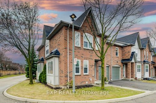 57b-5865 Dalebrook Cres, Mississauga, ON, L5M5X1 | Card Image
