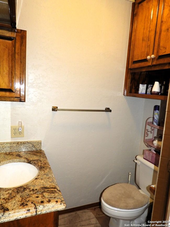 3078 Goat Hill Rd, House other with 4 bedrooms, 4 bathrooms and null parking in Lakehills TX | Image 18