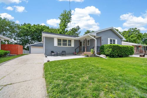 3104 Giles St, West Des Moines, IA, 50265-4001 | Card Image