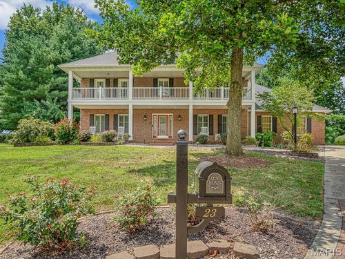23 Willow Creek Dr, Highland, IL, 62249-2611 | Card Image