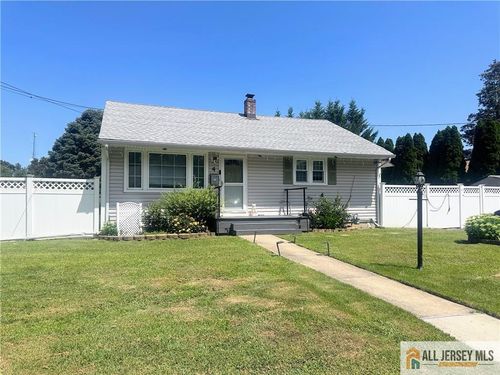 4 Burnham Rd, East Brunswick, NJ, 08816-3820 | Card Image