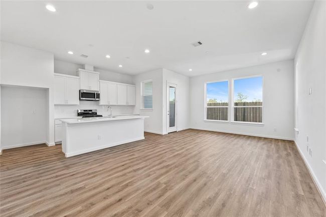 *Photos of similar plan with finish package 2 | Image 11