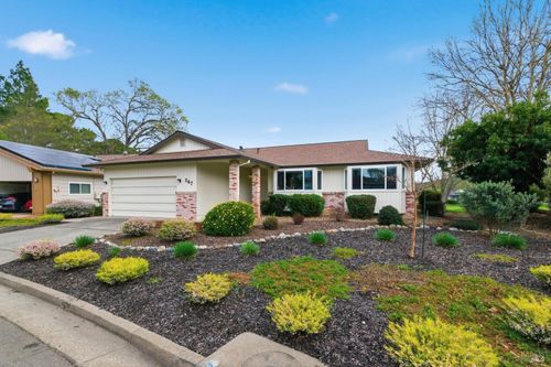 347 Twin Lakes Dr, Santa Rosa, CA, 95409-6444 | Card Image