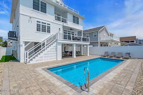 13 5th Ave, Seaside Heights, NJ, 08751-1207 | Card Image