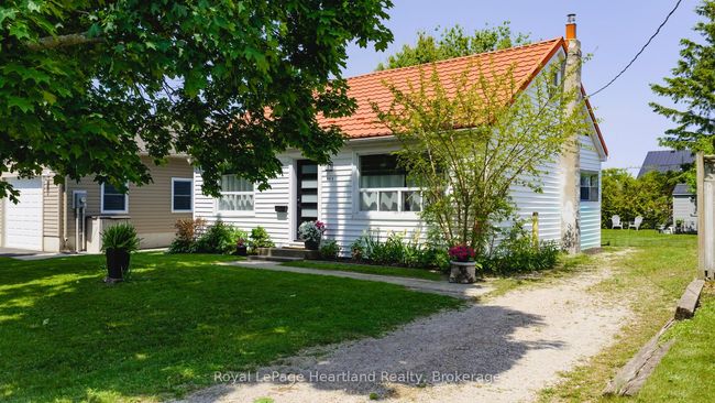 305 Mary St, House other with 3 bedrooms, 1 bathrooms and 4 parking in Goderich ON | Image 34