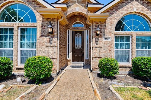 1837 Lakeview Dr, DeSoto, TX, 75115-7807 | Card Image