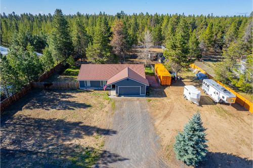 15935 Woodchip Ln, La Pine, OR, 97739-9772 | Card Image