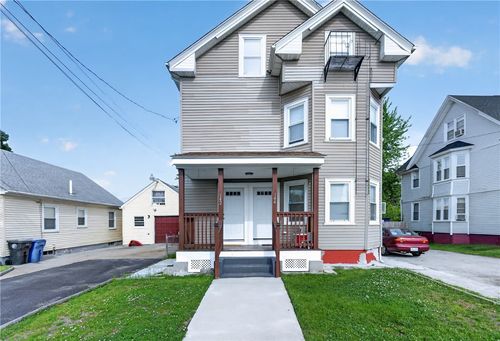 142 Richard St, Cranston, RI, 02910-3522 | Card Image