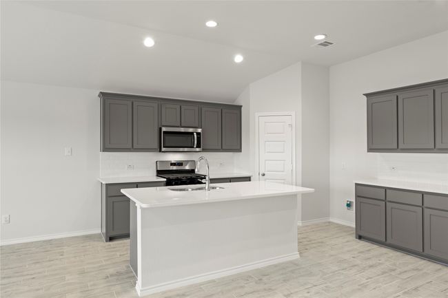 201 Bandit Trl, House other with 4 bedrooms, 2 bathrooms and null parking in Terrell TX | Image 6
