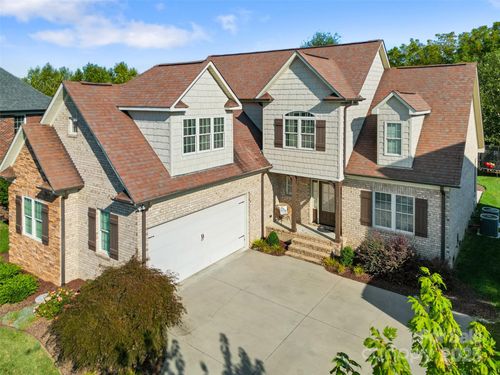 641 Weyburn Dr Nw, Concord, NC, 28027-3379 | Card Image