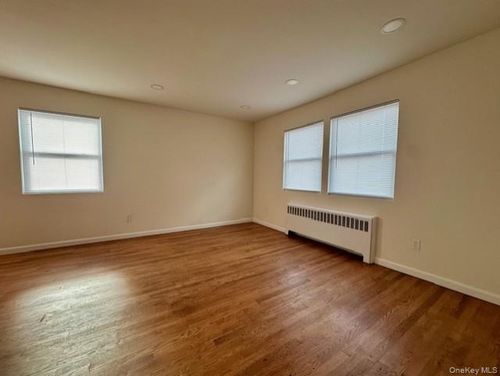 651 Americus Ave, East Patchogue, NY, 11772-5105 | Card Image