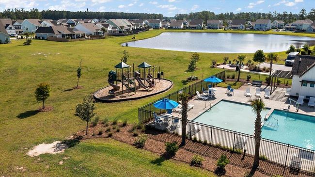 Playground & pool | Image 40