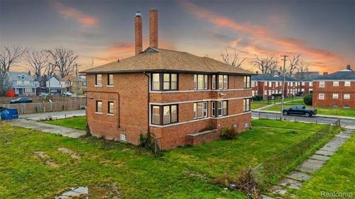 2017 Burlingame St, Detroit, MI, 48206-1387 | Card Image