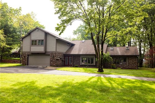 1738 Snowfield Dr, Somerset, PA, 15501 | Card Image