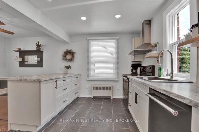 137 Hillendale Ave, House other with 3 bedrooms, 2 bathrooms and 5 parking in Kingston ON | Image 6